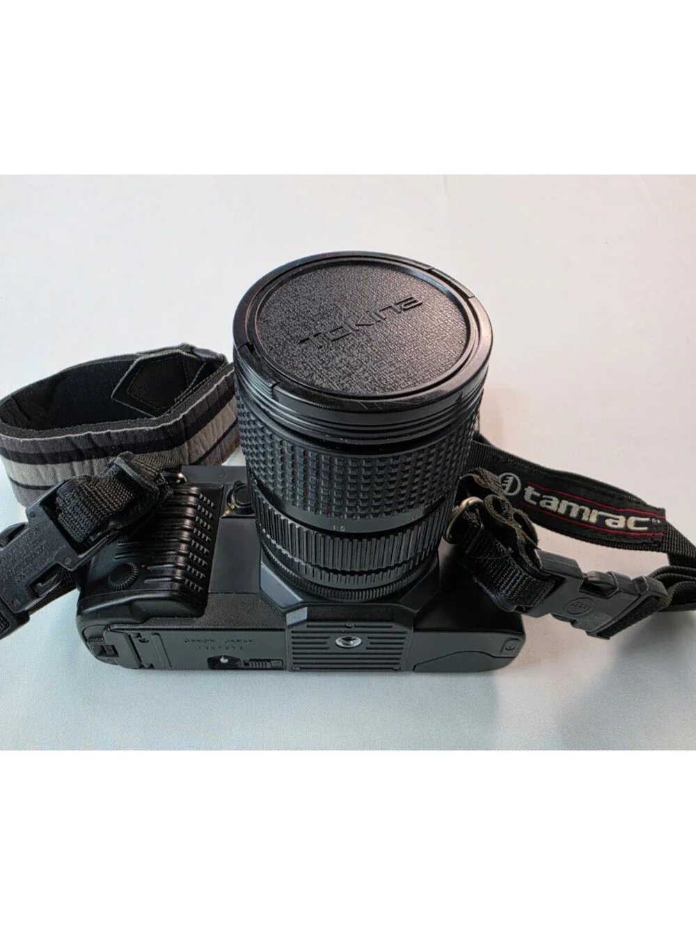 Canon T-70 35mm SLR Film Camera Lot 277T Speedlite Tokina Zoom 28-70MM Lens